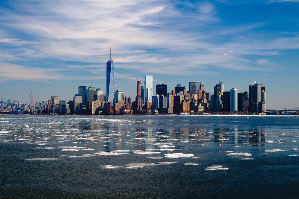 RAGGIUNGERE NEW YORK CON UNA NAVE CARGO